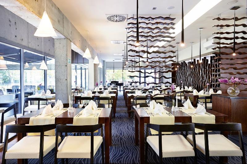 Royal Tulip Sand Колобжег Экстерьер фото The restaurant