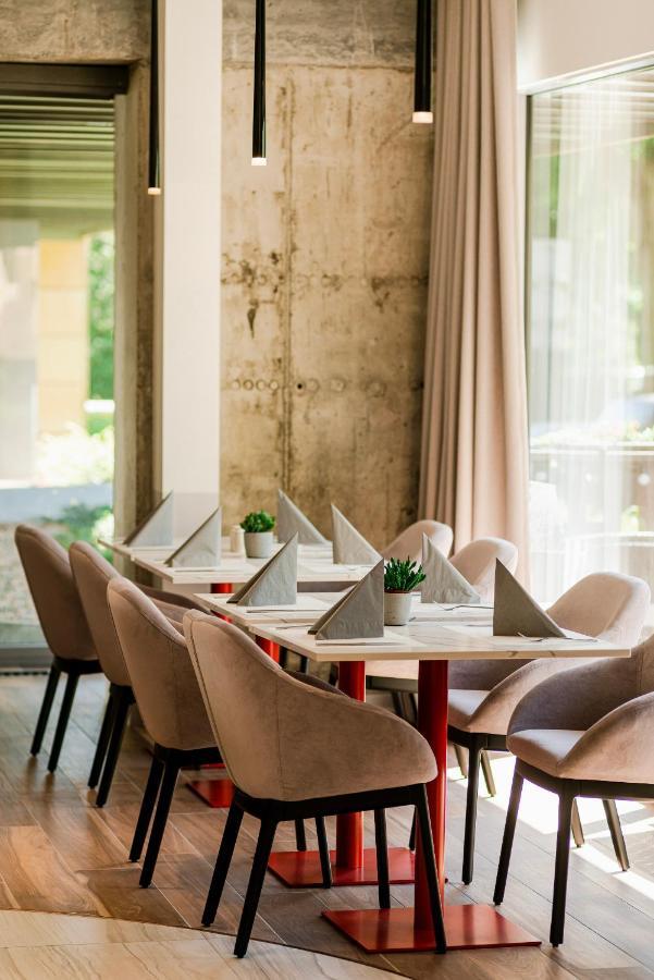 Royal Tulip Sand Колобжег Экстерьер фото Restaurant interior
