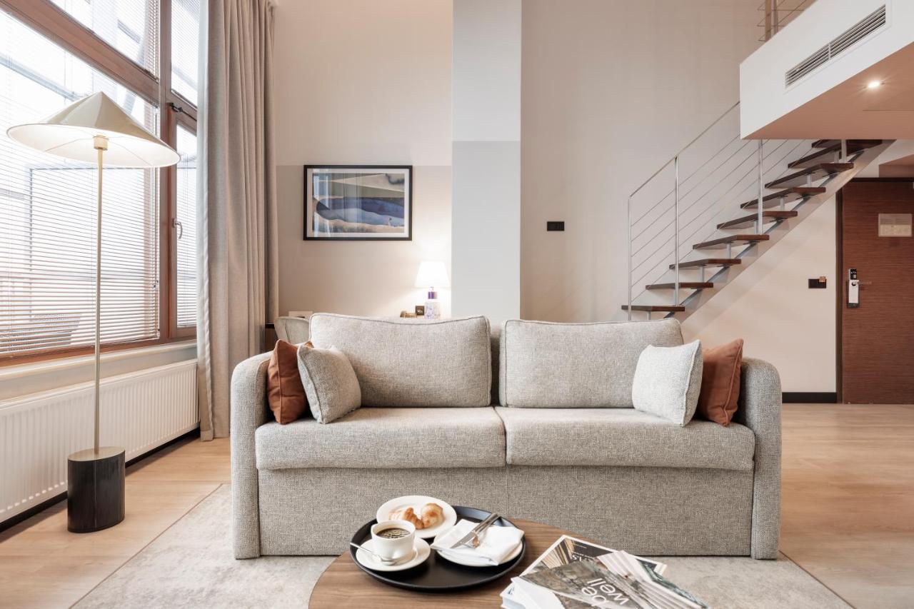 Royal Tulip Sand Колобжег Экстерьер фото A sofa bed